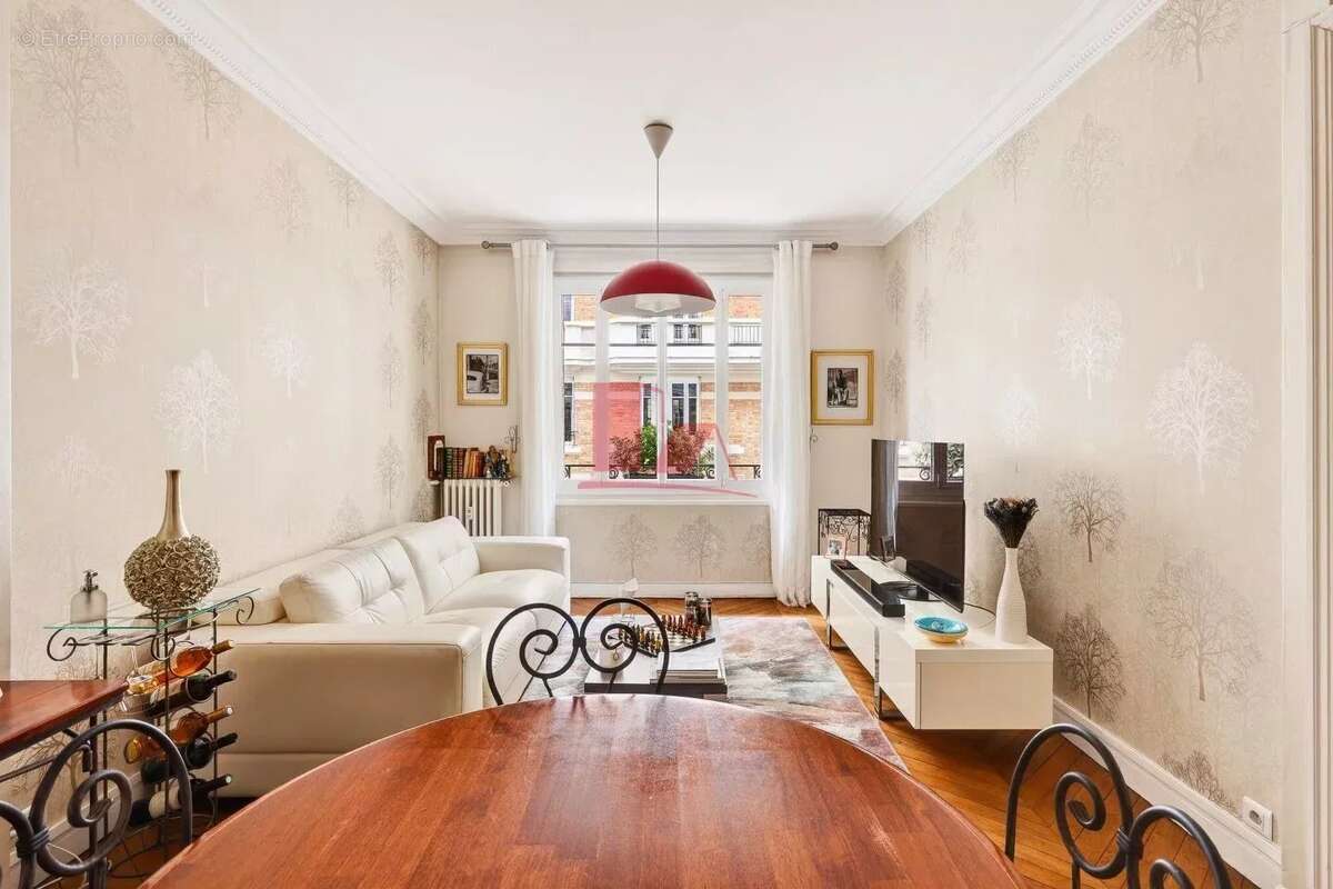 Appartement à ISSY-LES-MOULINEAUX