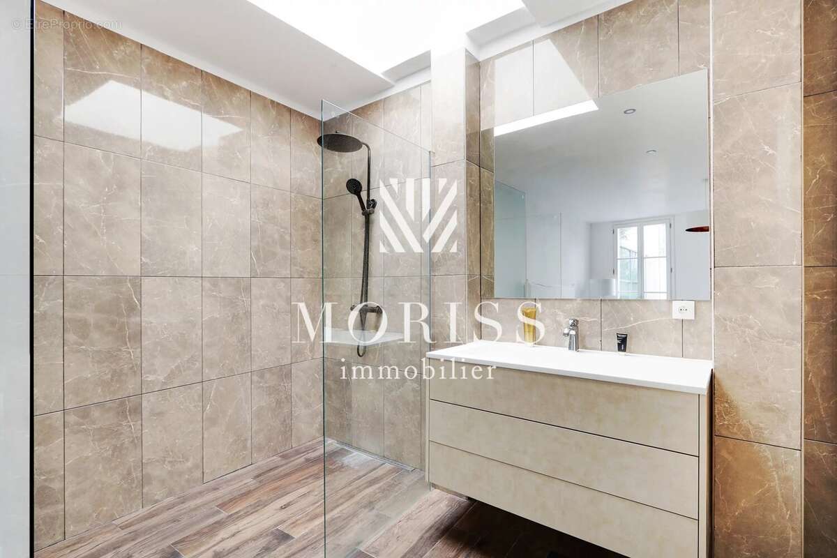 Appartement à PARIS-9E