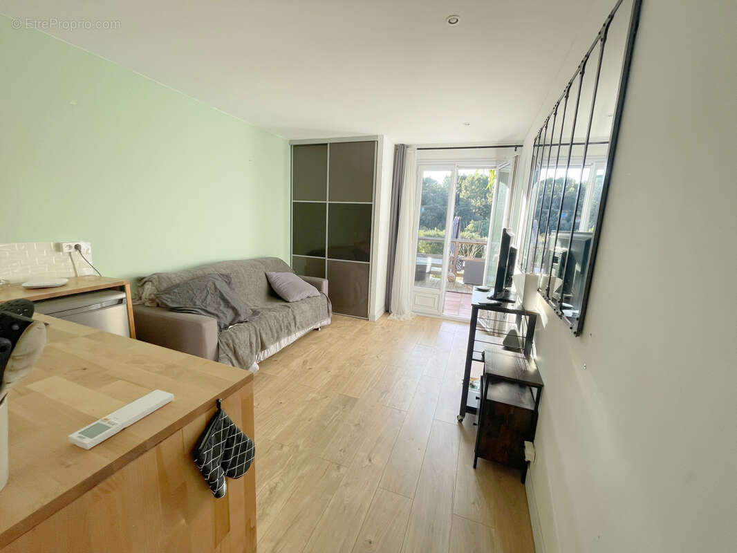 Villa de standing de plain pied de 160 m2 avec piscine + T2 indépendant à Sanary sur Mer sur un terrain de 200 - photo 15