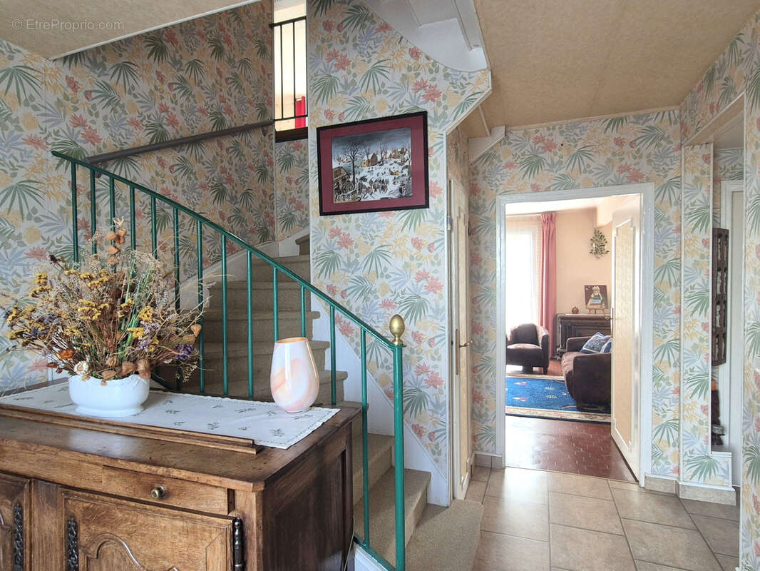 Maison à VERT-SAINT-DENIS