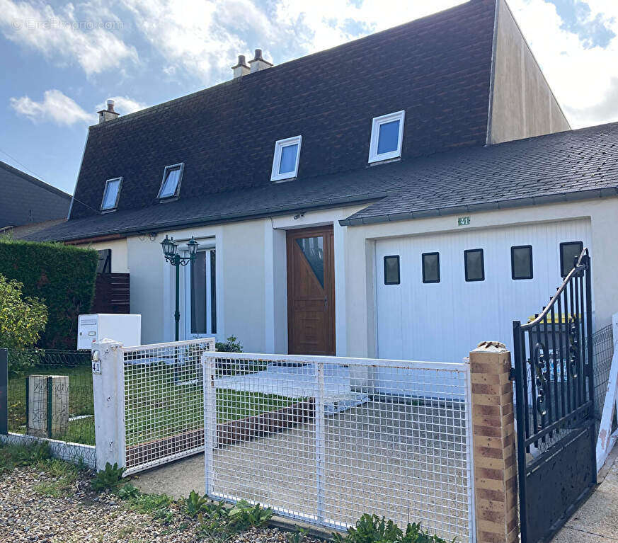 Maison à SAINT-OUEN-DU-TILLEUL