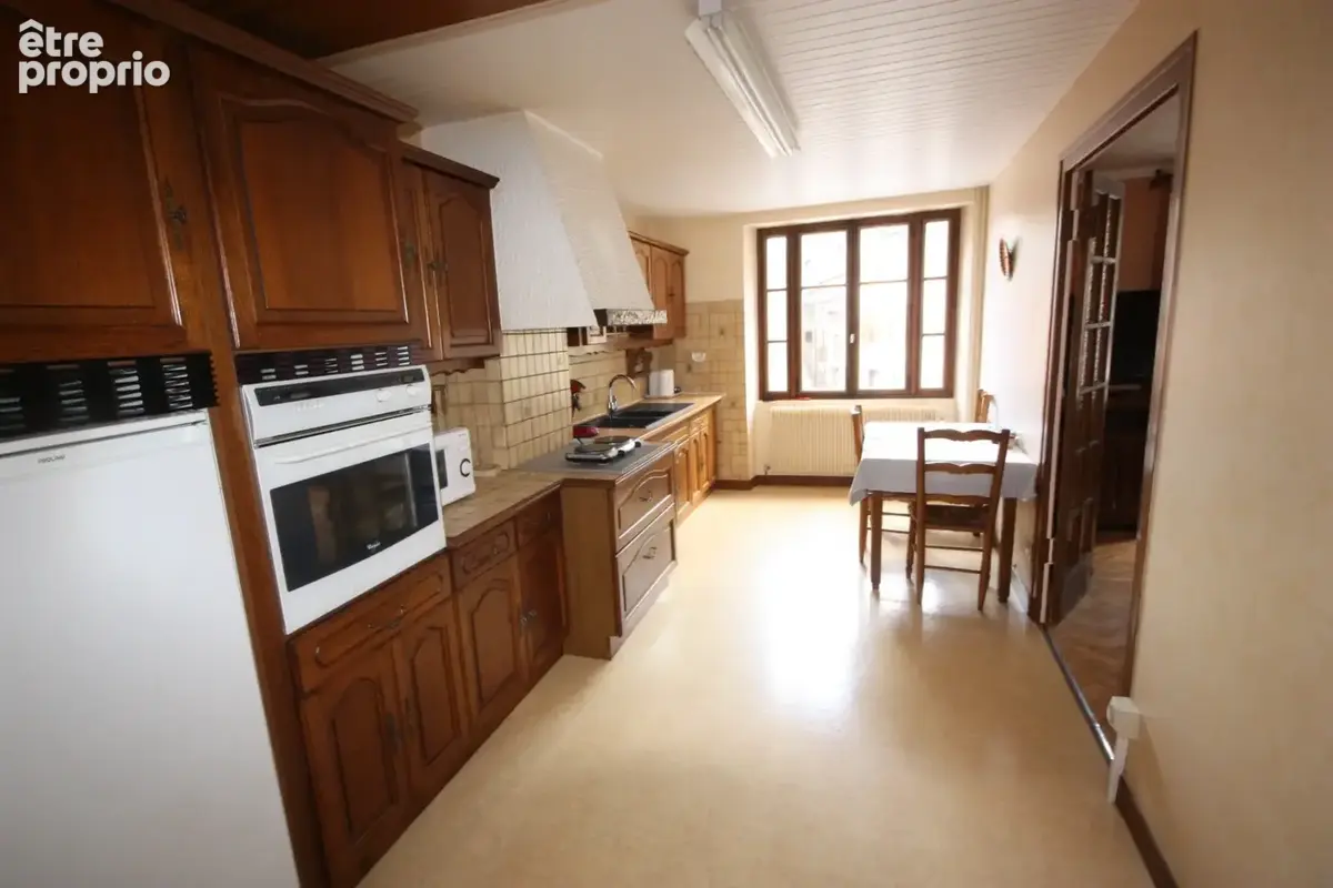 Maison à vendre 5 pièces de 148 m² à CHALEY (01) avec terrasse de 100 m² et avec jardin de 436 m² en bordure de la rivière - photo 3
