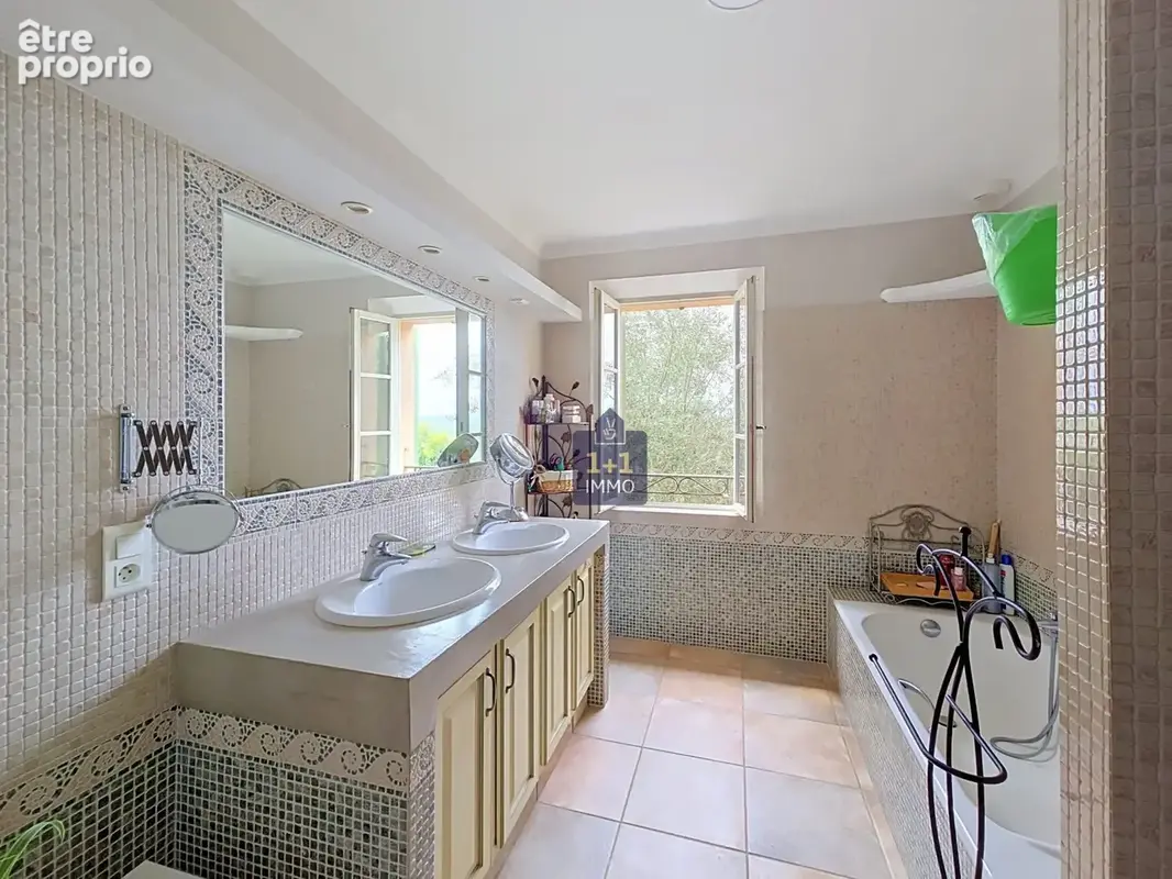 Maison 214 m² à Montauroux  - photo 8