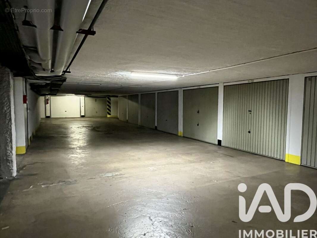 Photo 6 - Parking à PARIS-18E