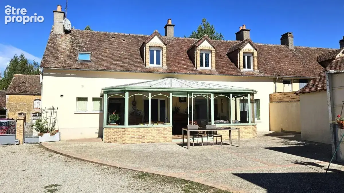 Maison à FRESNAY-SUR-SARTHE