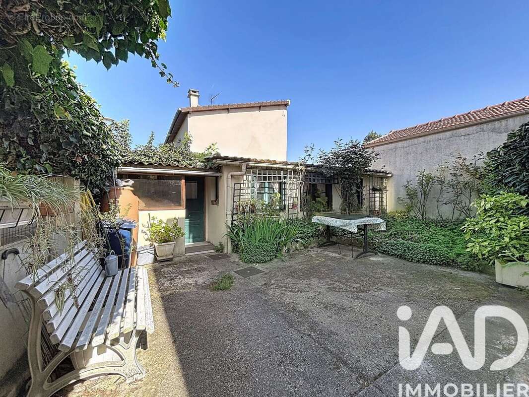 Maison 106 m² à Nanterre  - photo 2