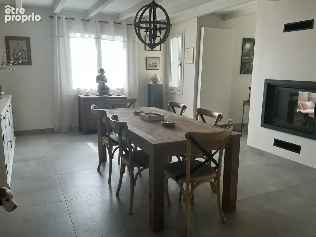 Maison offrant de belles prestations dans un cadre verdoyant et calme - photo 9