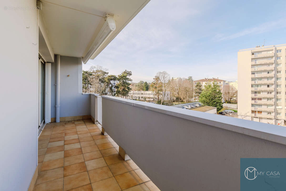 Appartement à OULLINS