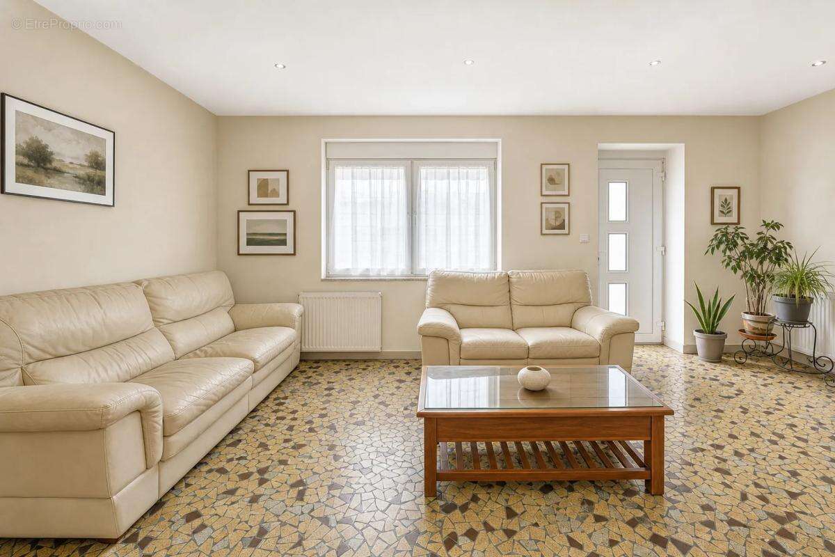Maison 7 pièces 148 m² à Reignac avec jardin - photo 7