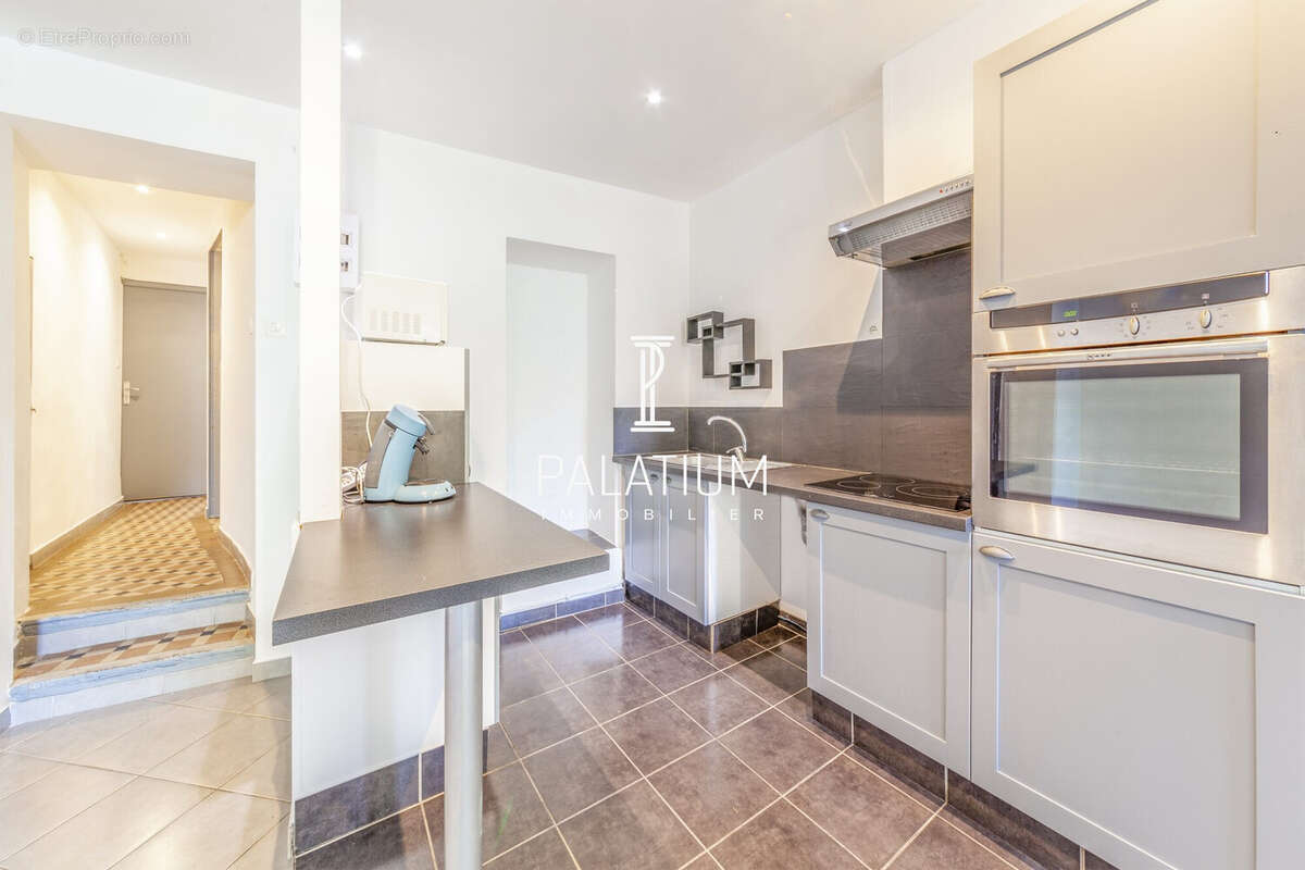 Appartement à GREOUX-LES-BAINS