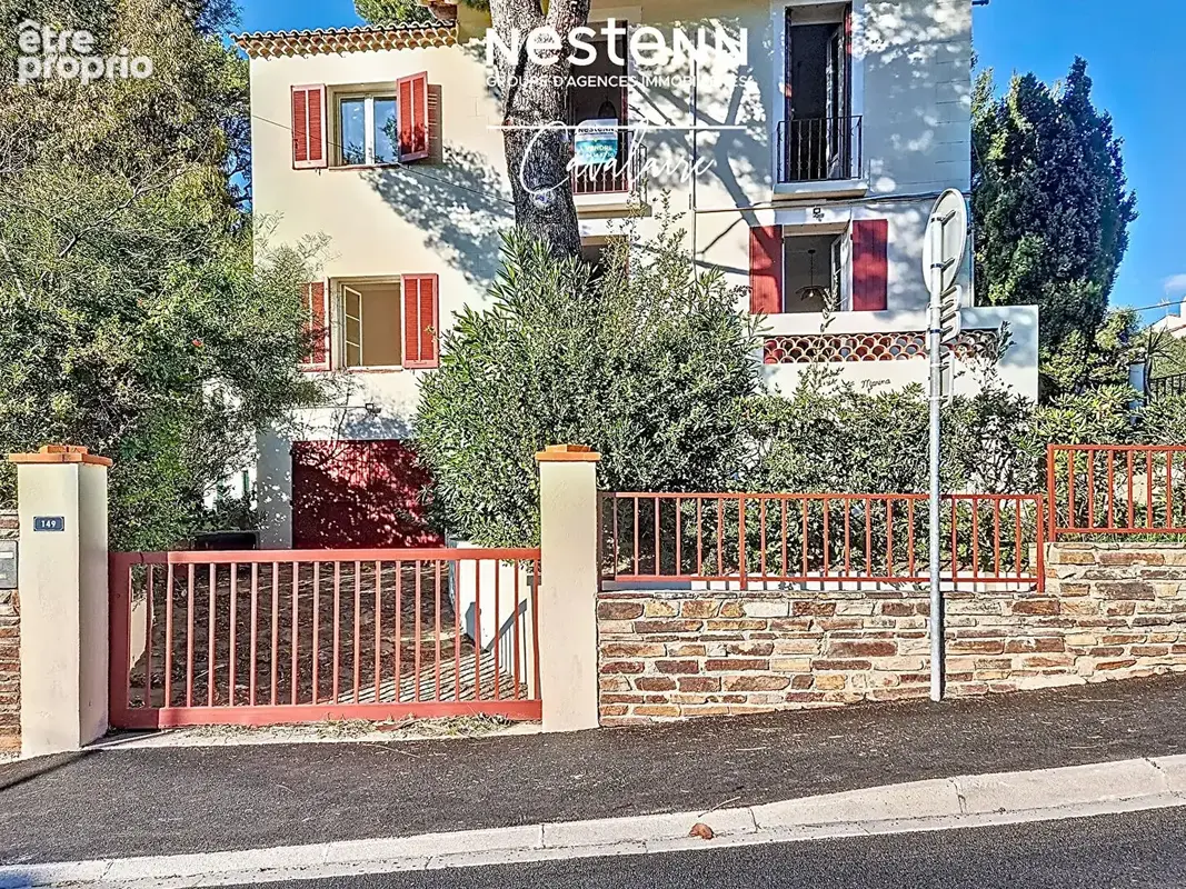 Villa de caractère à Cavalaire-sur-Mer 6 pièce(s) 119 m² proche des plages et des commerces - photo 3
