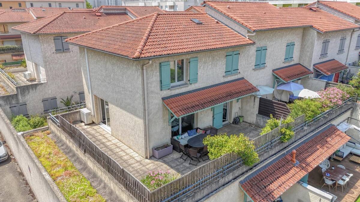 Appartement à LYON-8E