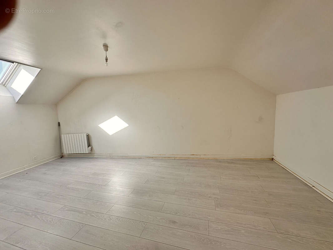 Maison familiale rénovée de 129,20 m² avec 4 chambres, dépendance et terrain de 1 553 m² ? Menetou-Salon - photo 8