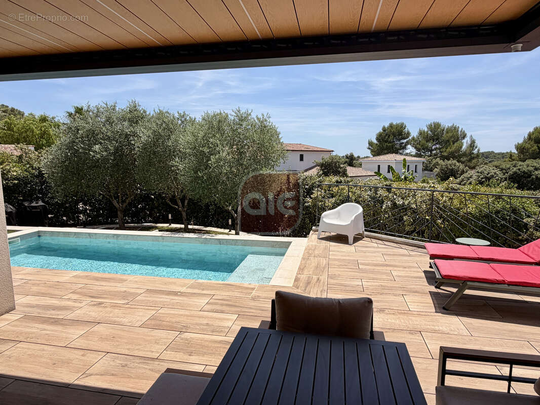 BEAULIEU: Superbe villa contemporaine T4 de plain-pied de plus de 110 m2 - photo 2