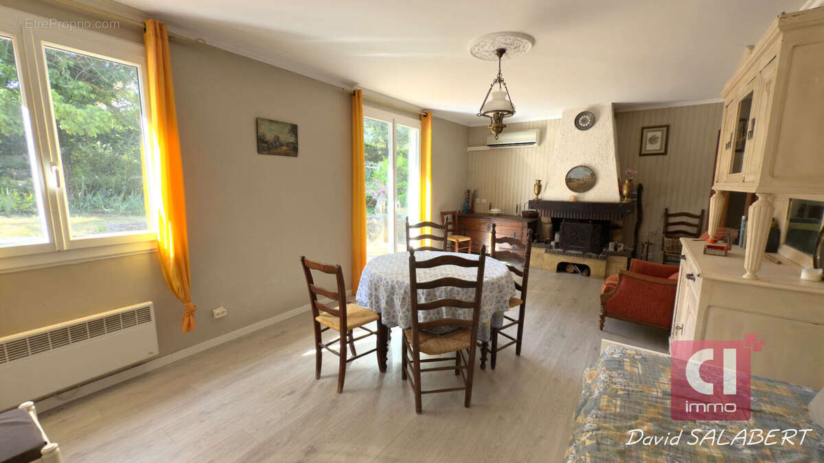 À vendre,  villa plain-pied  T5 + appartement indépendant sur terrain arboré à Garéoult - photo 3