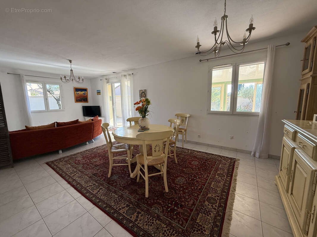 Maison à VAISON-LA-ROMAINE