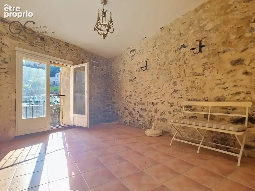 Maison 100 m² à Saint-Nazaire-De-Ladarez  - photo 5