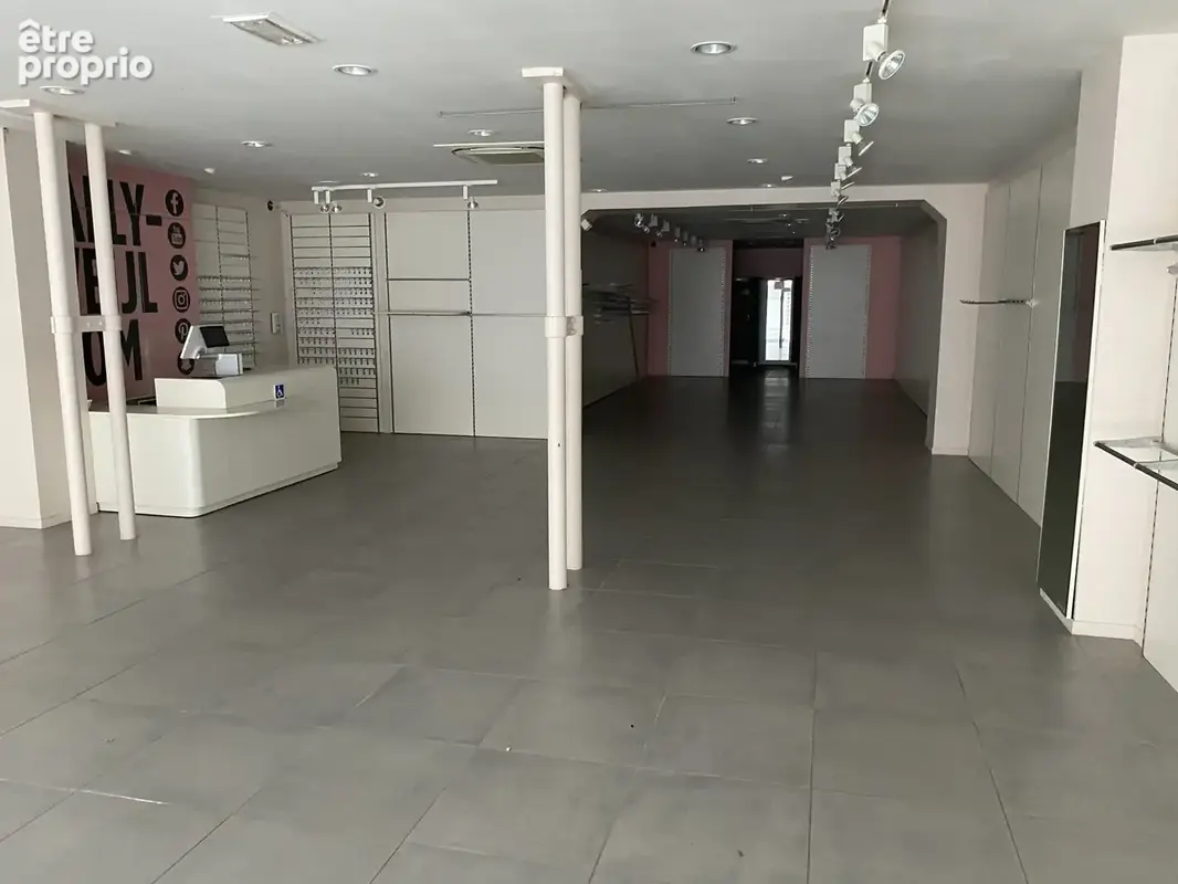 Commerce 200 m² à vendre à Romans-Sur-Isere (26100) - photo 1
