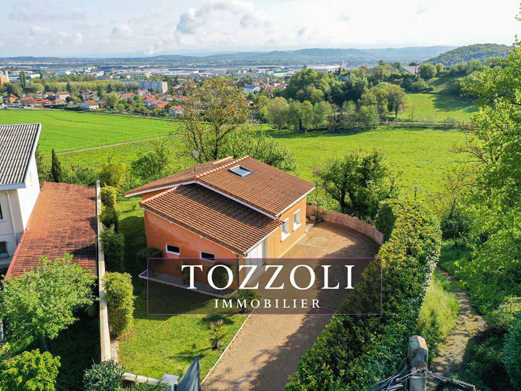 Maison à SAINT-QUENTIN-FALLAVIER