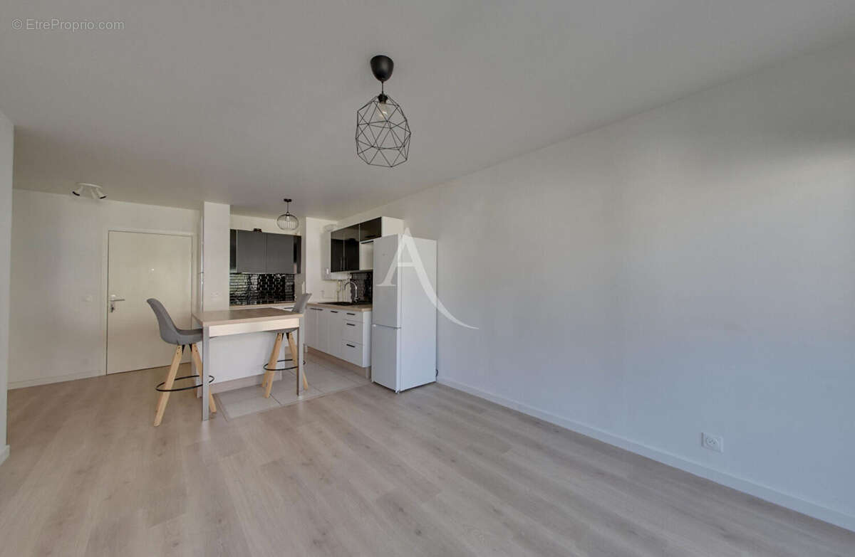 Appartement Villeneuve Saint Denis 3 pièces 56.6 m² - photo 3