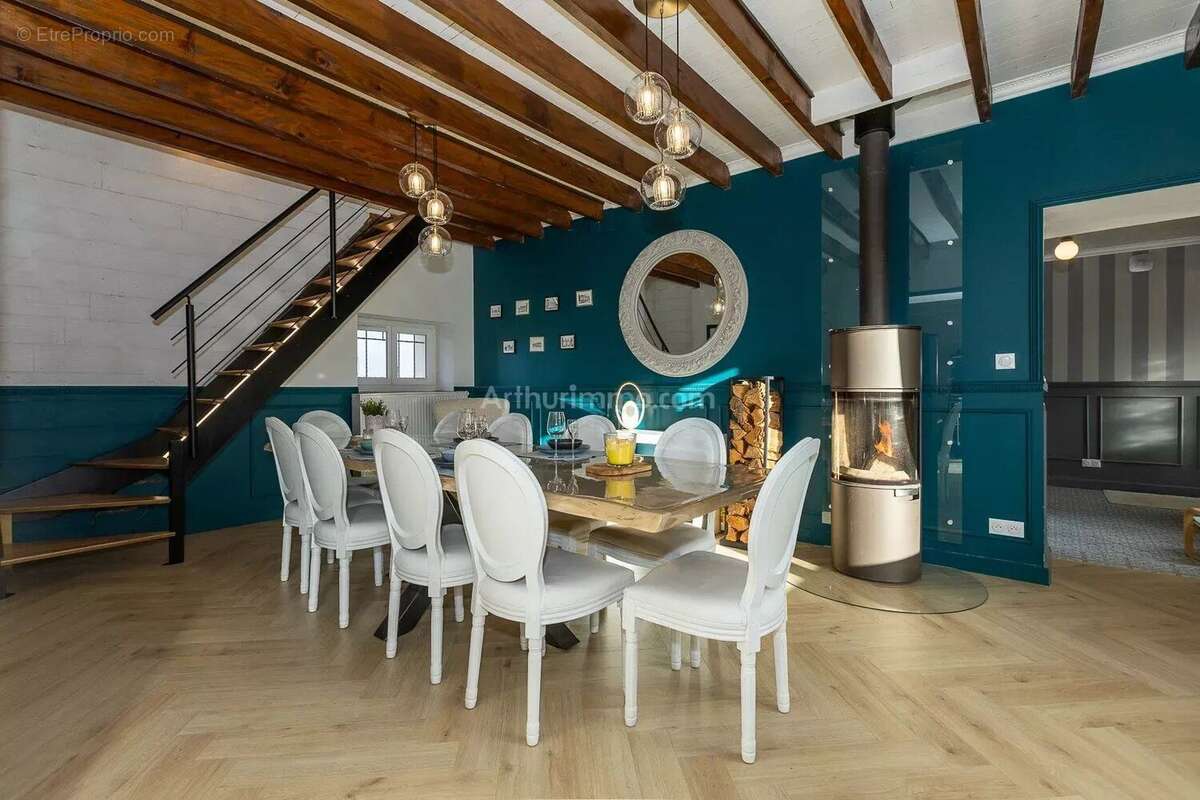 Maison à SAINT-SORLIN-DE-MORESTEL