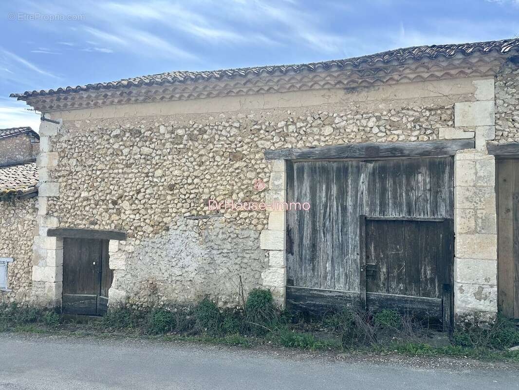 Maison à SAINT-ASTIER
