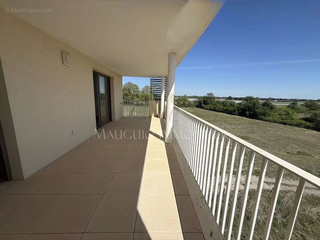 Appartement à MAUGUIO