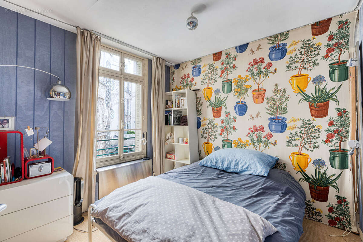 Gros Caillou- Appartement familial de 6 pièces - Lumineux, au calme, fort potentiel - photo 11