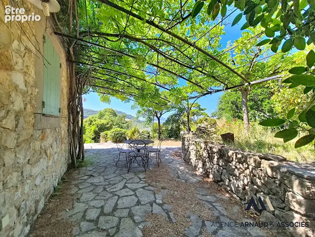 Le Castellet - Authentique bastide provençale en pierre de plain-pied avec vue panoramique - photo 5