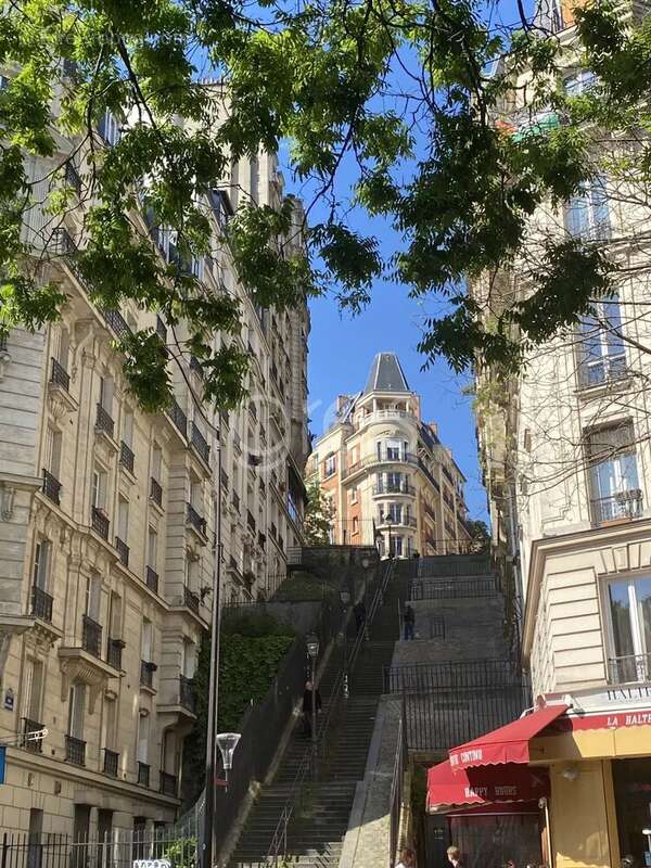 Appartement à PARIS-18E