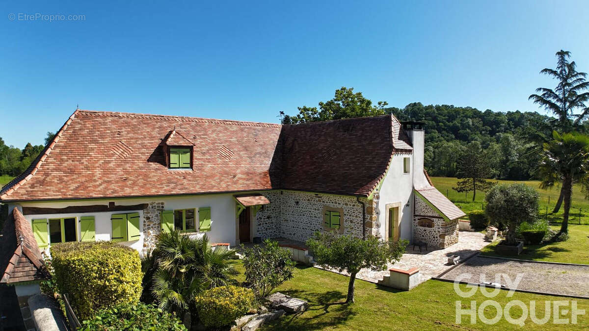 Maison à MONEIN