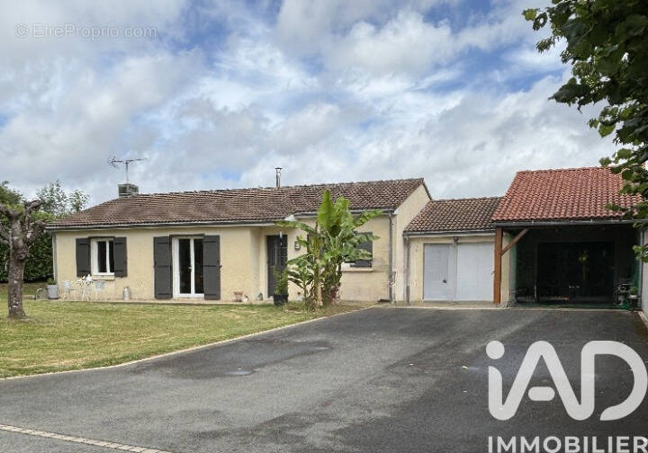Photo 1 - Maison à MONTOURNAIS