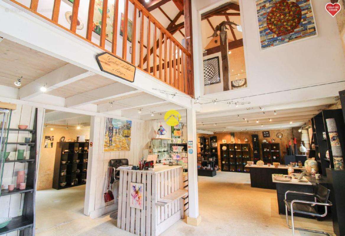 Commerce à LE BUISSON-DE-CADOUIN