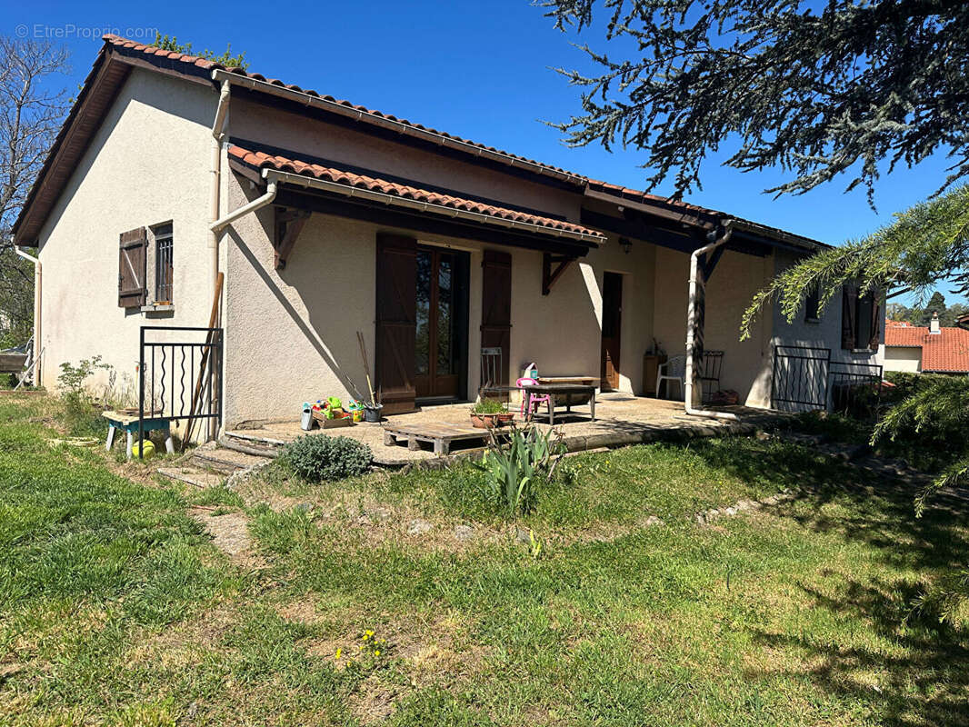 Maison à GREZIEU-LA-VARENNE