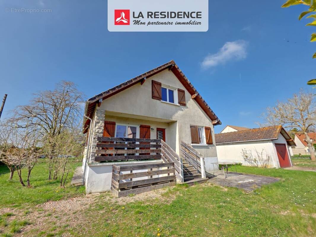 Maison à MARCHEZAIS