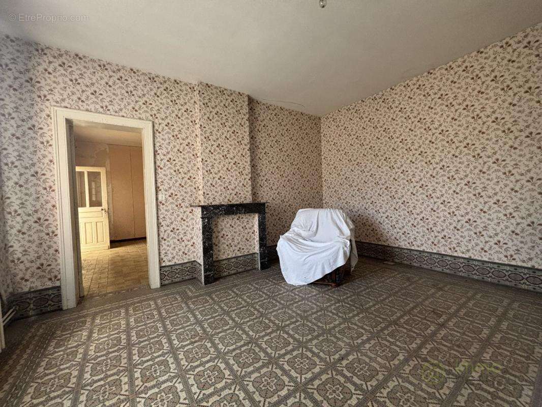 Maison 242 m² à Villers-Outreaux  - photo 13
