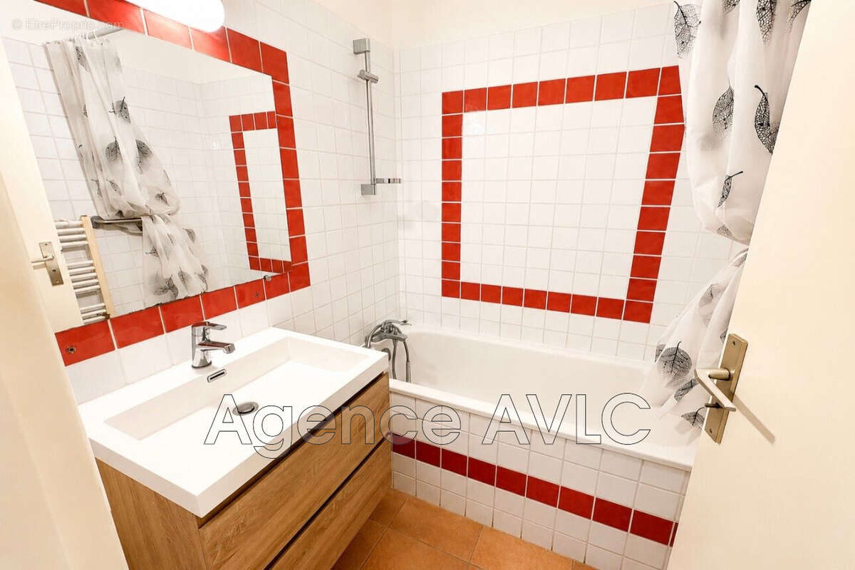 Appartement 33 m² à Saintes-Maries-De-La-Mer  - photo 4