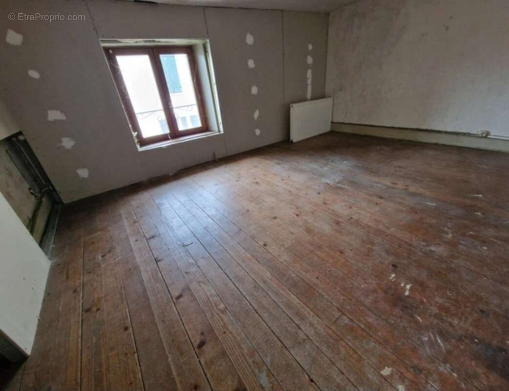 Maison à vendre 5 pièces vittel (88) avec cave, terrasse couverte, atelier, terrain - photo 4