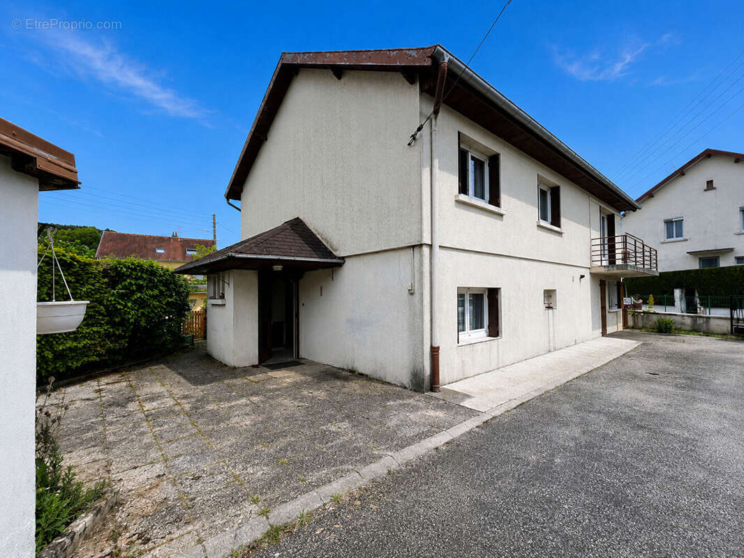 Maison à CHAMPAGNOLE