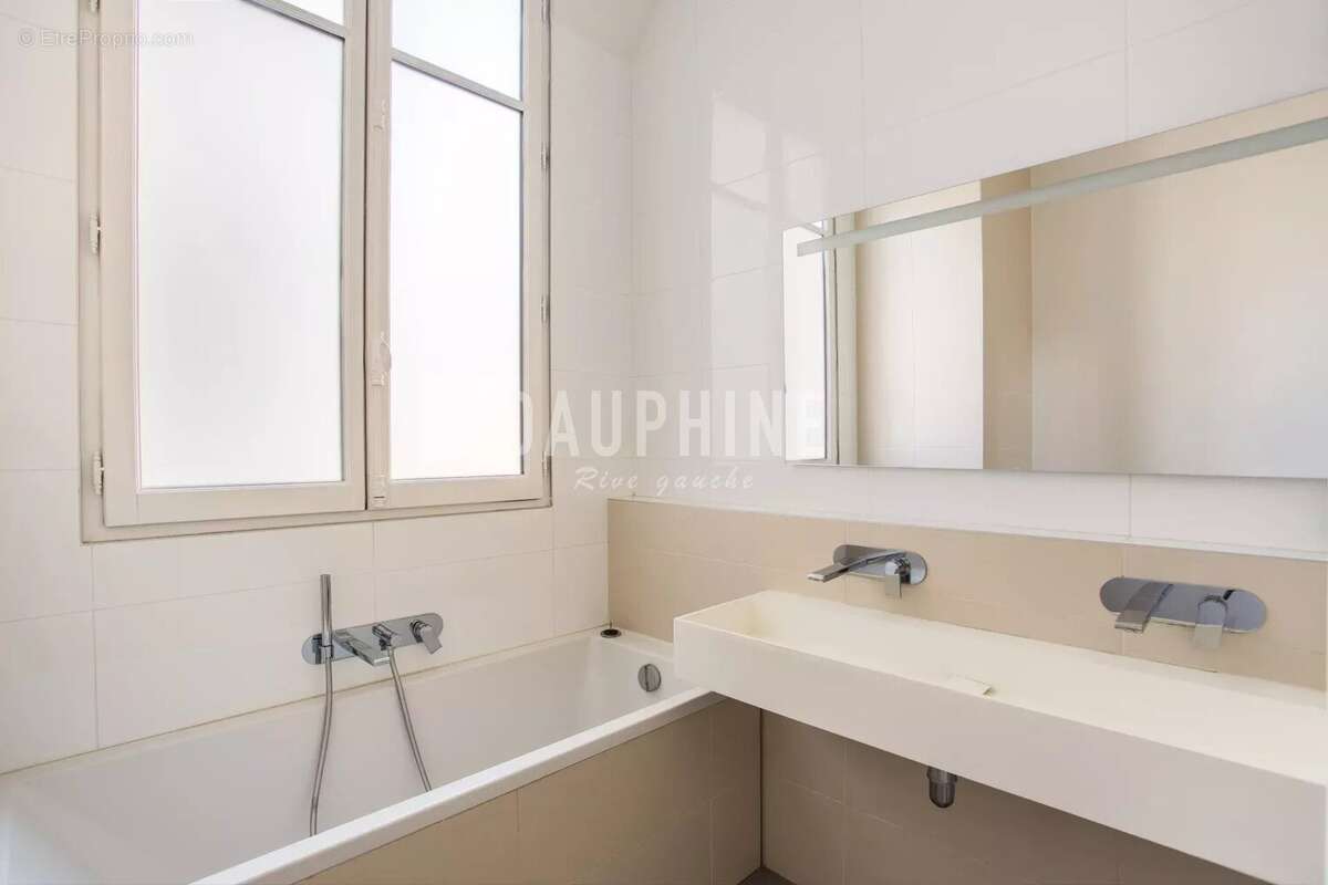 Appartement à PARIS-14E
