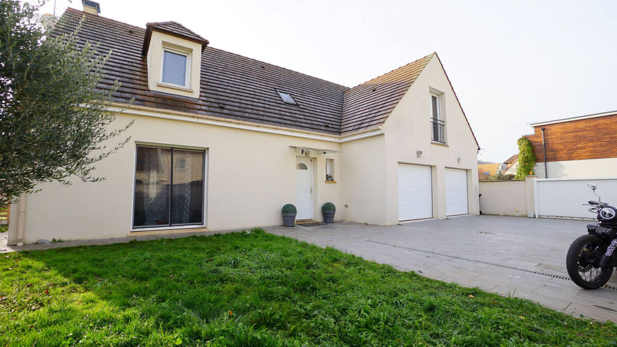 Maison à MEZIERES-SUR-SEINE