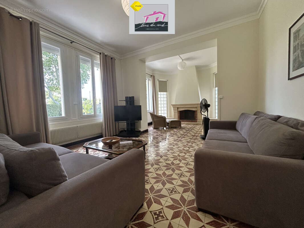 Maison bourgeoise au cœur d'un magnifique terrain avec piscine. - photo 8