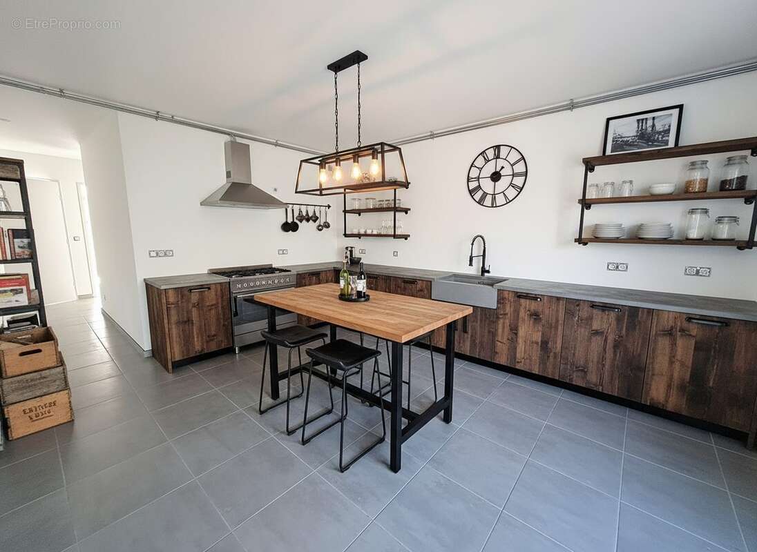 Appartement à FLASSANS-SUR-ISSOLE