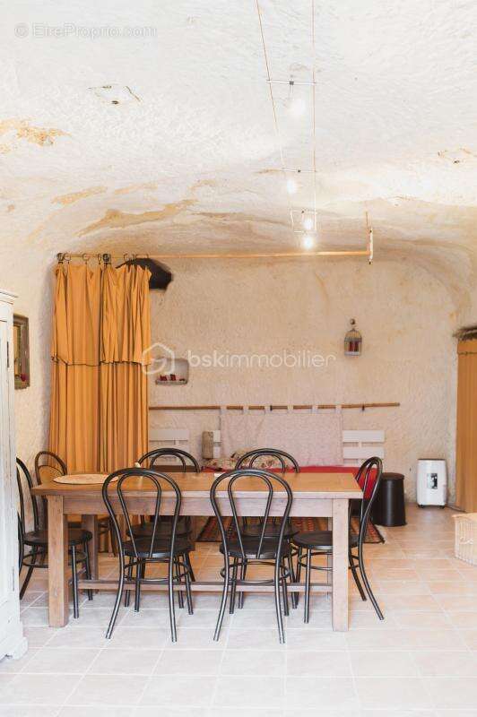 Maison à VILLAINES-LES-ROCHERS