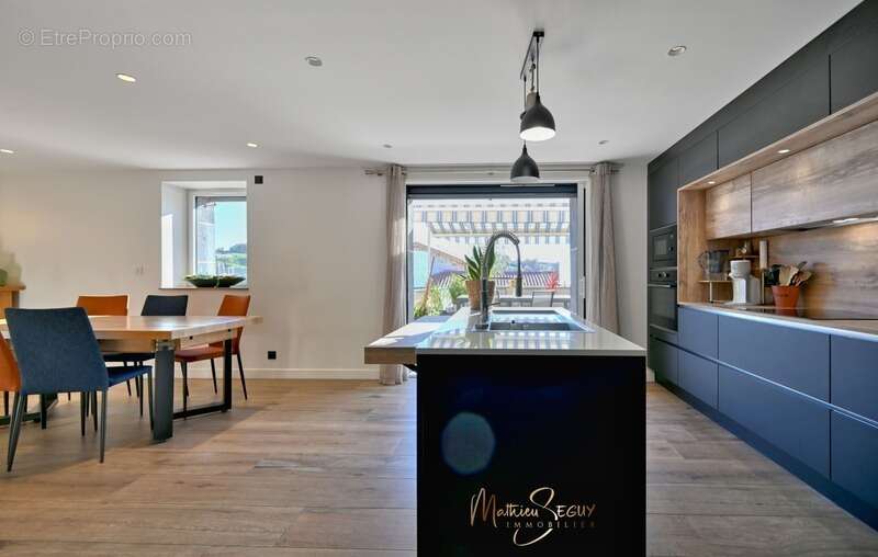 Maison à SAINT-MARTIN-EN-HAUT