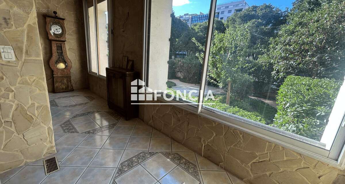Appartement à MARSEILLE-8E