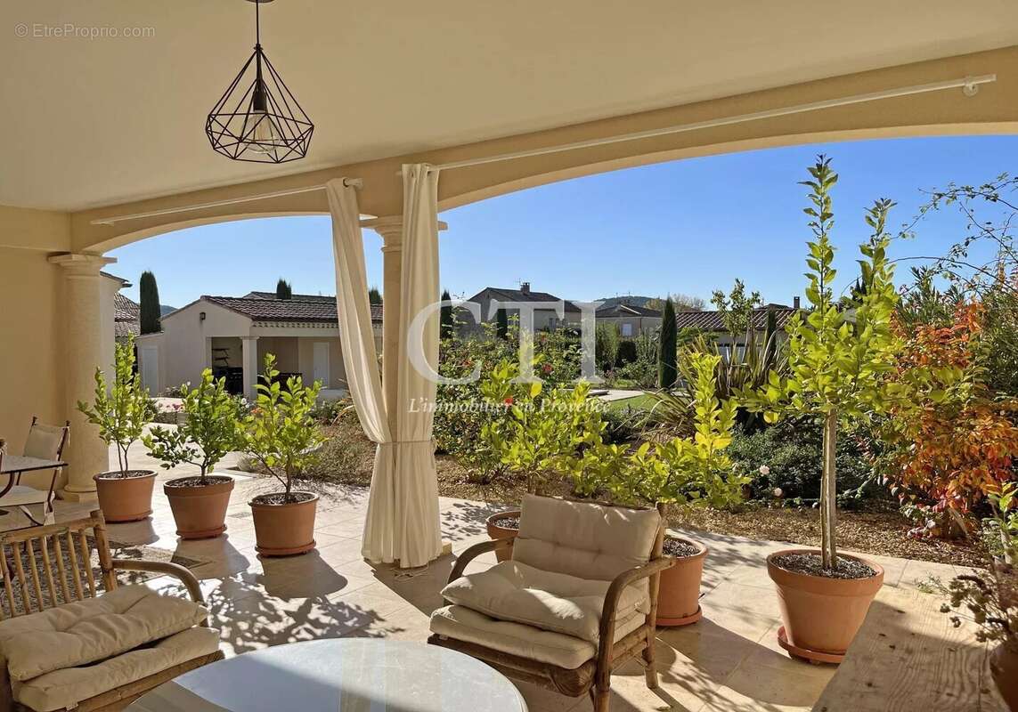 Maison à VAISON-LA-ROMAINE