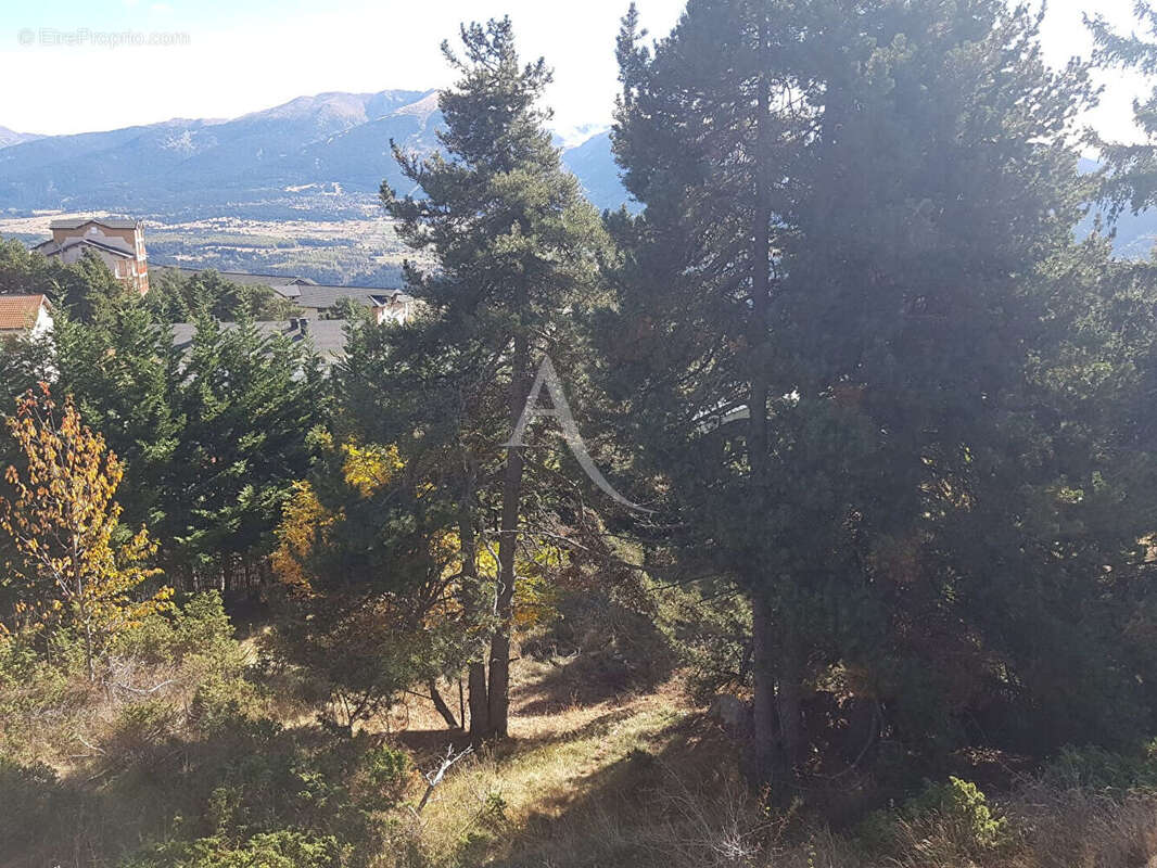 Terrain à FONT-ROMEU-ODEILLO-VIA