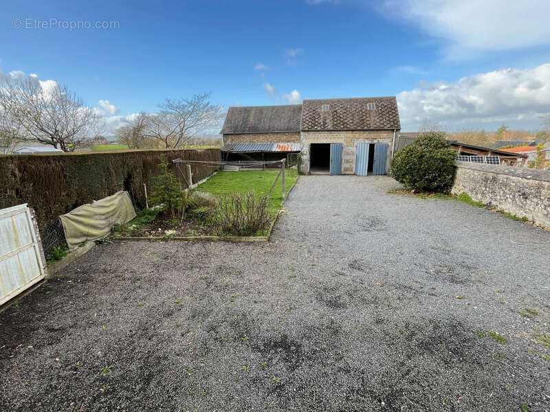 Maison à SAINT-SEVER-CALVADOS