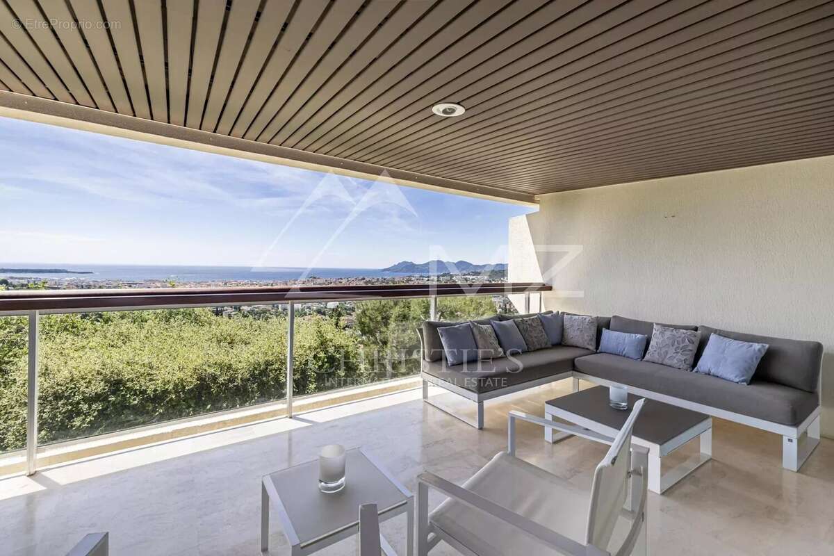 Appartement à LE CANNET
